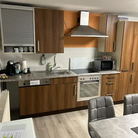 Souterrain Apartment *